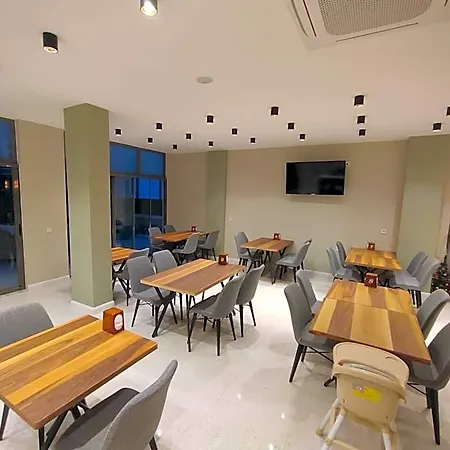 Hotel The Brothers 2*