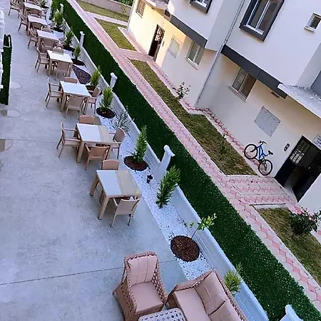 The Brothers Hotel 2*